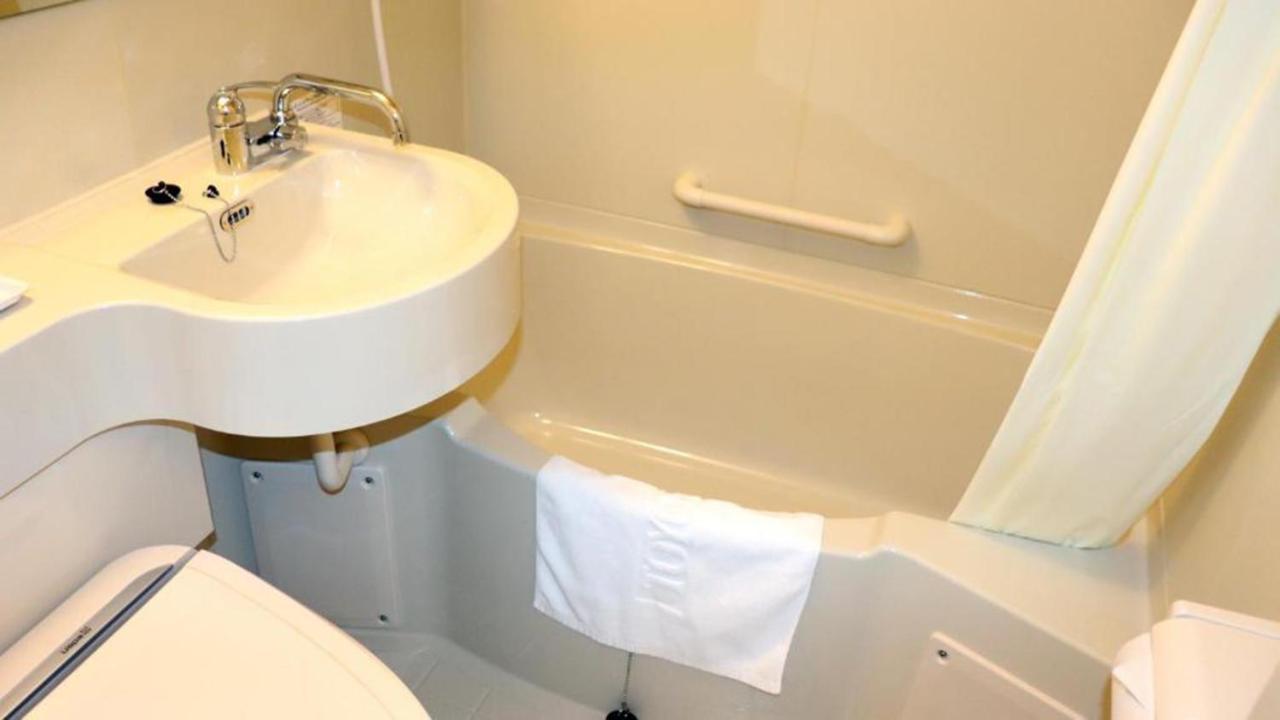 Toyoko Inn Tsu Eki Nishi Guchi Esterno foto
