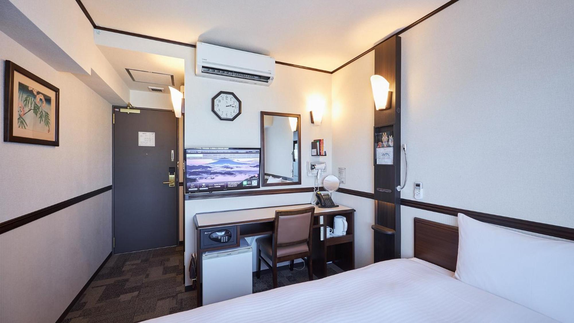 Toyoko Inn Tsu Eki Nishi Guchi Esterno foto
